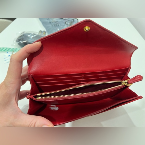 Prada ladies long wallet - Picture 3 of 4